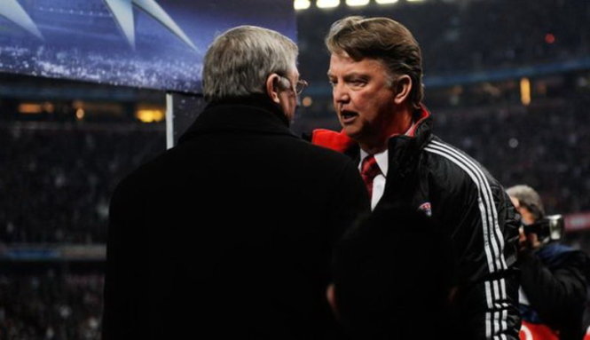 HLV Van Gaal (phải) và cựu HLV Alex Ferguson. Ảnh: Getty Images