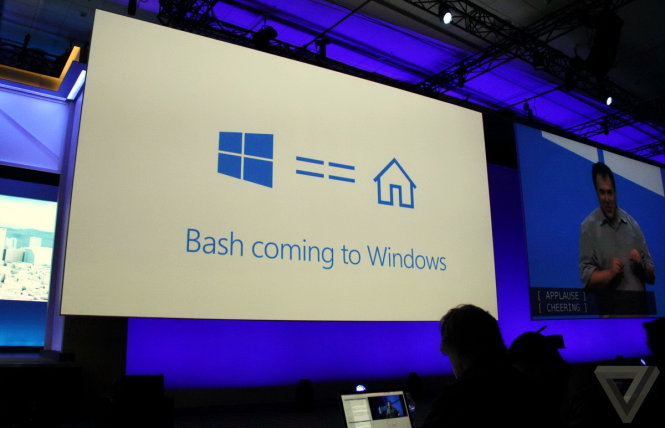 Qua bản nâng cấp Anniversary Update cho Windows 10, Microsoft đưa Bash từ Unix/Linux lên Windows. Thông tin công bố tại sự kiện Microsoft BUILD 2016 - Ảnh: The Verge
