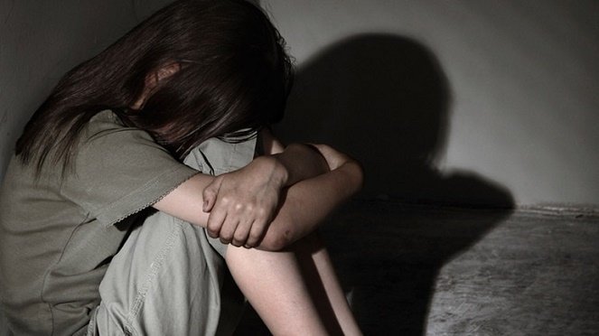 Trẻ bị lạm dụng tình dục sẽ chịu rất nhiều sang chấn về tâm lý.