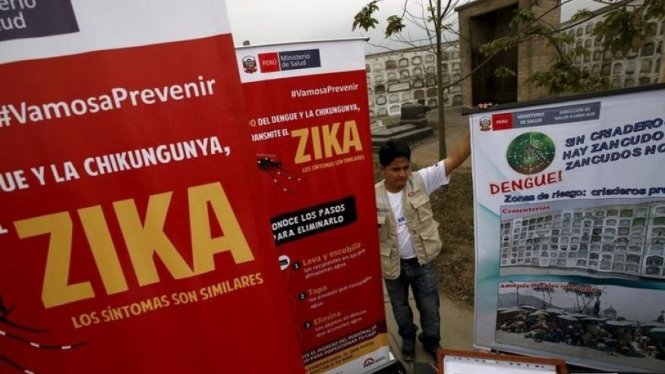 Các bảng hiệu tuyên truyền phòng chống virút Zika ở Lima - Ảnh: Reuters