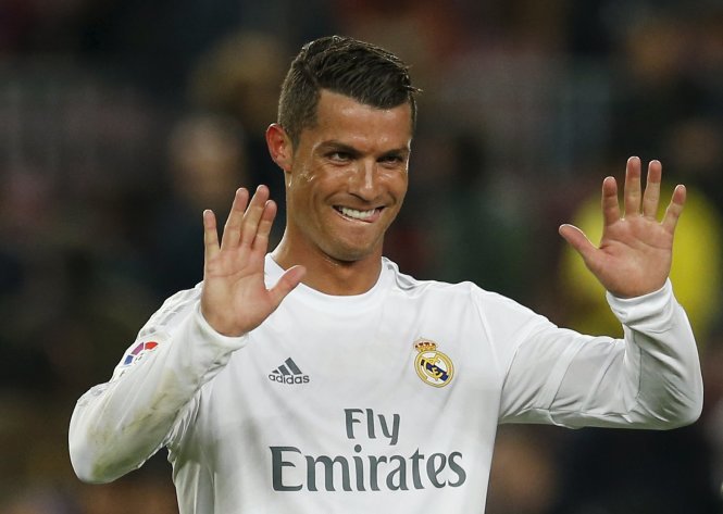 Ronaldo ăn mừng bàn thắng vào lưới Barca - Ảnh: Reuters