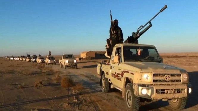 Quân đội Mỹ đang hỗ trợ các lực lượng Iraq diệt trừ IS - Ảnh: AFP