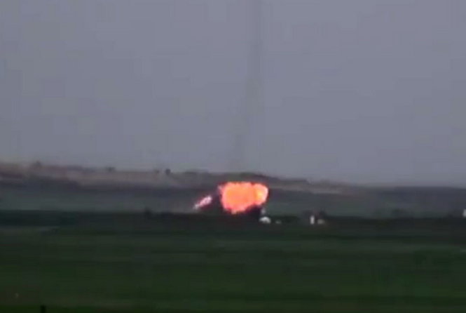 Hình ảnh chiếc máy bay bị bắn hạ được chia sẻ trên mạng xã hội - Ảnh: RT