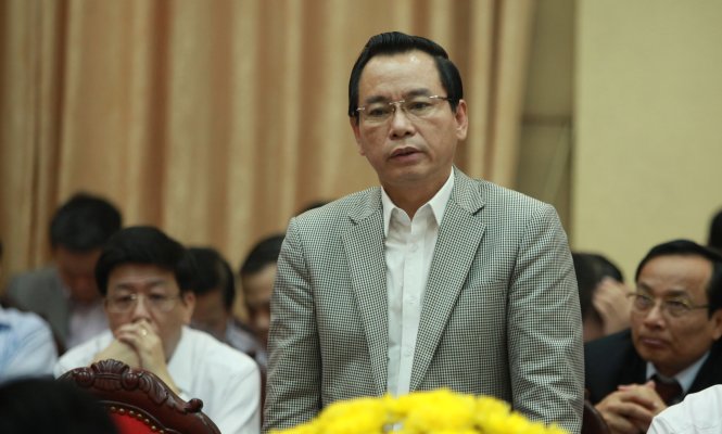 Chủ tịch Ủy ban MTTQ VN thành phố Hà Nội Vũ Hồng Khanh cho biết, có người tự ứng cử đề nghị cho luật sư dự hội nghị lấy ý kiến cử tri - Ảnh: Xuân Thành