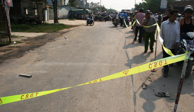 Hiện trường vụ thanh toán của hai băng nhóm dẫn đến chết người tại thôn xã Đại Nghĩa hôm 5-4
