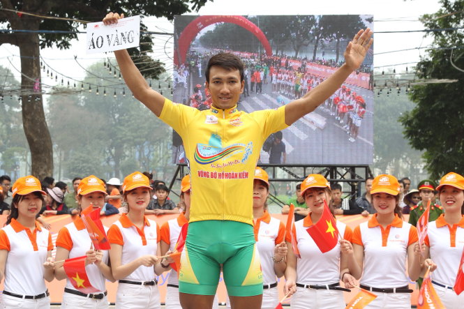 Tay đua Nguyễn Thành Tâm giành chiến thắng tại thủ đô Hà Nội - Ảnh: TDA