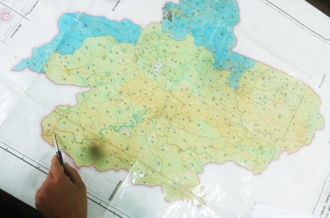 Bản đồ tự nhiên khu bảo tồn thiên nhiên Kon Chư Răng, vị trí dự kiến xây dựng thủy điện nằm ở điểm chỉ ngón tay - Ảnh: B.D.