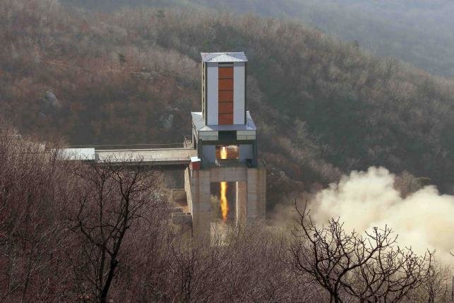 Vụ thử động cơ tên lửa ICBM mới của Bình Nhưỡng diễn ra tại Trung tâm Vũ trụ Sohae Ảnh: Reuters