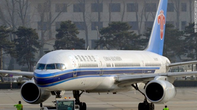 Năm hãng bay lớn của Trung Quốc, trong đó có Air China, China Eastern Airlines và China Southern Airlines, đều đã có danh sách đen những hành khách có ứng xử thiếu văn minh - Ảnh: CNN