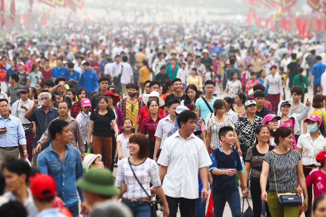Theo ban tổ chức lễ hội, tính đến ngày 15-4 đã có gần 6 triệu lượt du khách đến dâng hương tại đền Hùng (Phú Thọ) - Ảnh: Nguyễn Khánh