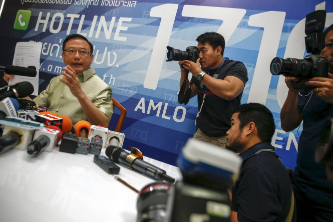Đại tá cảnh sát Seehanat Prayoonrat - tổng thư ký Cơ quan chống rửa tiền của Thái Lan - nhanh chóng họp báo hôm 8-4 tại Bangkok thể hiện quyết tâm xử lý các trường hợp người Thái liên quan “Tài liệu Panama” - Ảnh: Reuters