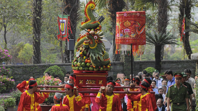 Nghi lễ rước kiệu tại đền thờ Hùng Vương ở công viên văn hoá lịch sử quận 9 - Ảnh: Tự Trung