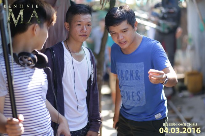Võ Thanh Hòa (phải) - đạo diễn 27 tuổi của thị trường phim chiếu rạp Việt - Ảnh: ĐPCC