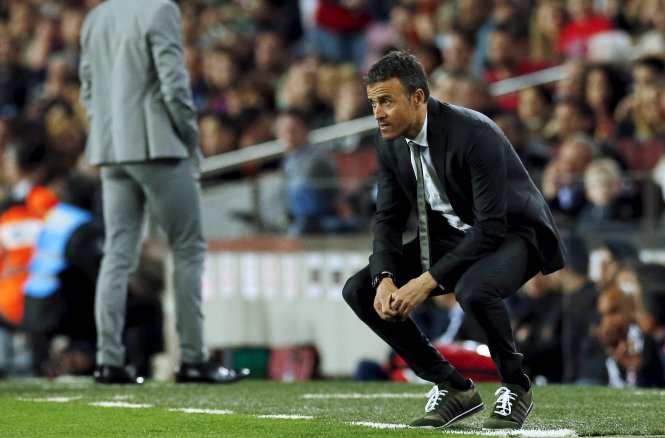 HLV Luis Enrique trong trận Barca thua Valencia 1-2. Ảnh: Reuters