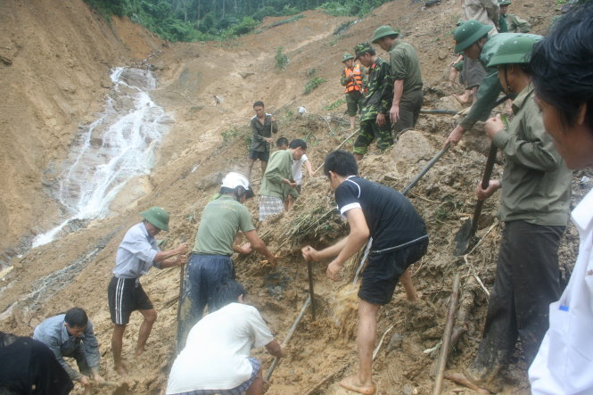 Một vụ giải cứu các nạn nhân sập hầm vàng tại huyện Bắc Trà My, Quảng Nam - Ảnh: Tấn Vũ