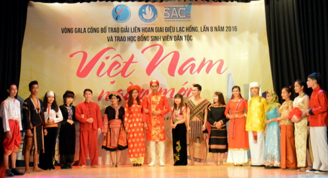 ĐH Văn hóa TP.HCM  thể hiện được những nét đẹp trang phục truyền thống của các dân tộc đã đạt giải vàng thể loại thời trang