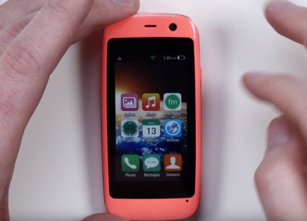 Đây là chiếc điện thoại Android nhỏ nhất thế giới?. - Ảnh: BGR