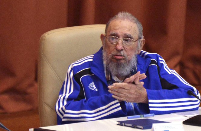 Cựu chủ tịch Cuba Fidel Castro dự lễ bế mạc Đại hội Đảng Cộng sản Cuba lần thứ 7 tại Havana ngày 19-4 - Ảnh: Reuters