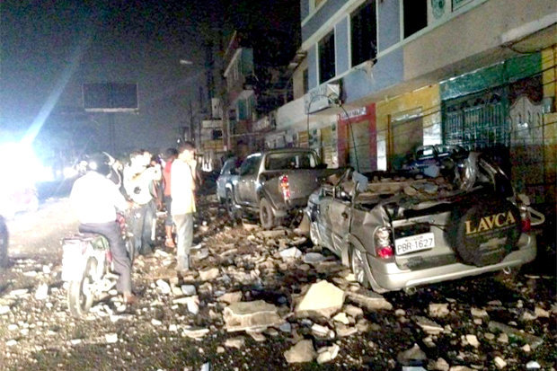 Thị trấn Pedernales của Ecuador tan hoang sau trận động đất ngày 16-4 - Ảnh: Dailystar