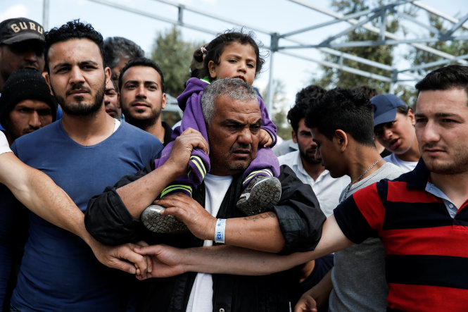 Người tị nạn ở một khu trại trên đảo Lesbos, Hy Lạp - Ảnh: Reuters