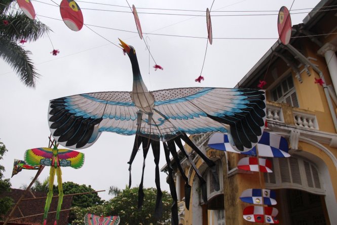 Hình diều con chim được trưng bày tại lễ hội - Ảnh: Minh An