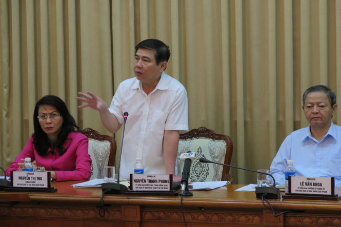 Chủ tịch UBND TP.HCM Nguyễn Thành Phong phát biểu chỉ đạo tại cuộc họp ngày 28-4 - Ảnh: Mai Hương