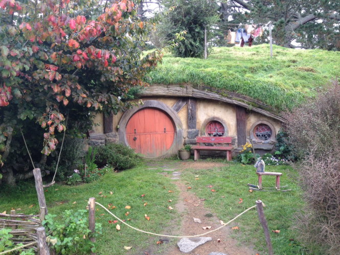 Lối vào một ngôi nhà hobbit. Ảnh: M.G