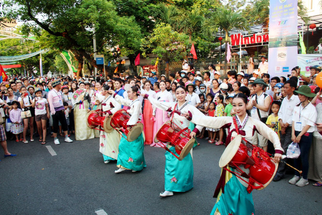 Đoàn múa cung đình Hàn Quốc - Ảnh: Minh An