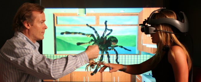 Một bệnh nhân đã vượt qua chứng sợ con nhện từ sự hỗ trợ điều trị của VR