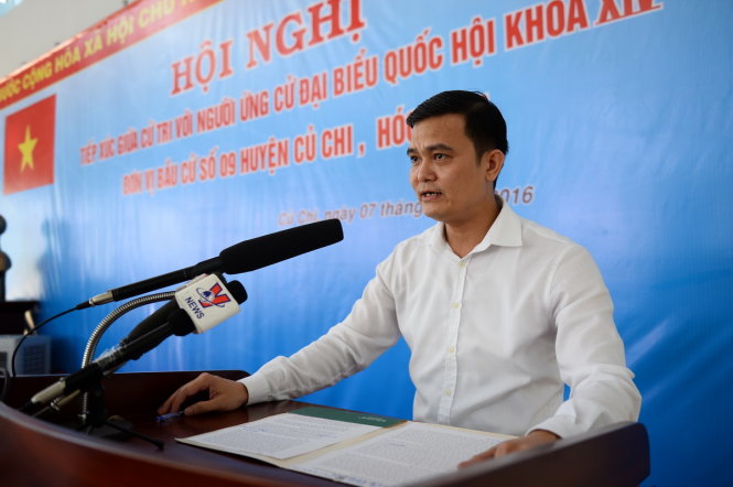 Ứng cử viên Bùi Quang Huy trình bày chương trình hành động của mình trước cử chi huyện Củ Chi - Ảnh: Thuận Thắng