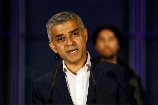 Việc trở thành tân thị trưởng London đã đưa ông Sadiq Khan trở thành một trong những chính trị gia Hồi giáo nổi bật nhất tại phương Tây - Ảnh: AP