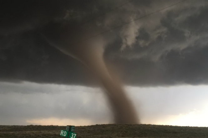 Hình ảnh trận lốc xoáy ở Wray, Colorado - Ảnh: NBC News