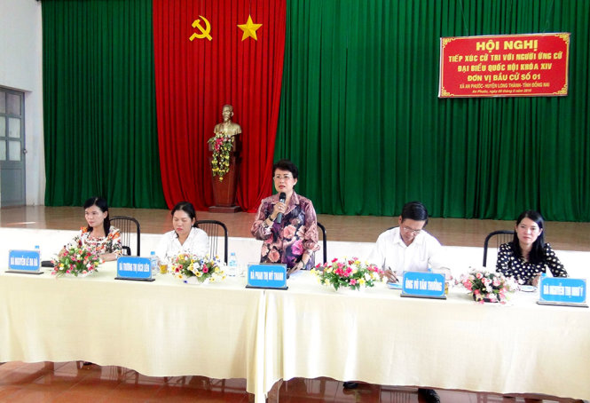 Các ứng cử viên trình bày chương trình hành động với cử tri xã An Phước huyện Long Thành