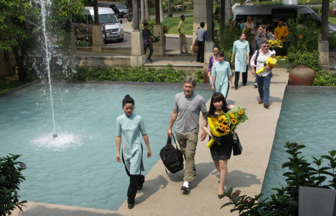 Các đại sứ được đón tiếp tại khu du lịch Sun Spa Resort Bảo Ninh - Ảnh: L.Giang