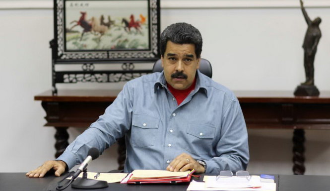 Tổng thống Nicolas Maduro dự cuộc họp Hội đồng bộ trưởng tại Caracas, Venezuela ngày 13-5 - Ảnh: Reuters