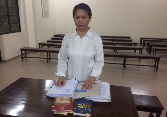 Luật sư Phan Thị Hương Thủy, đại diện ủy quyền của nguyên đơn tại tòa - Ảnh: TL