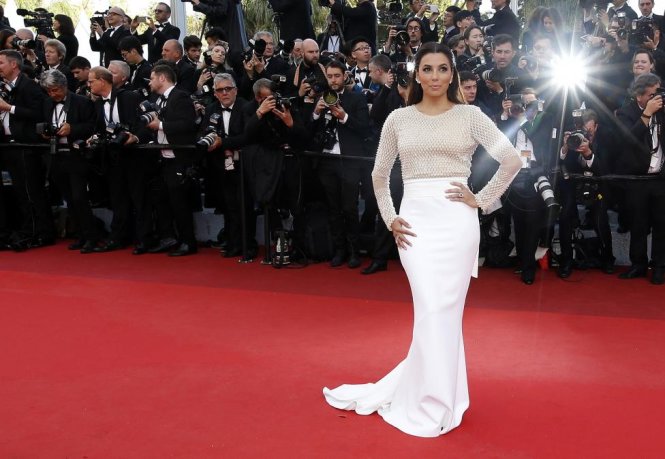 Eva Longoria không thể thiếu trên thảm đỏ LHP Cannes.