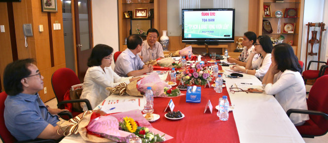 Từ trái qua: ông Nguyễn Ngọc Dũng, bà Phạm Phương Thảo, ông Nguyễn Thành Tài và ông Nguyễn Trọng Hòa trong buổi tọa đàm tại báo Tuổi Trẻ - Ảnh: Ngọc Dương