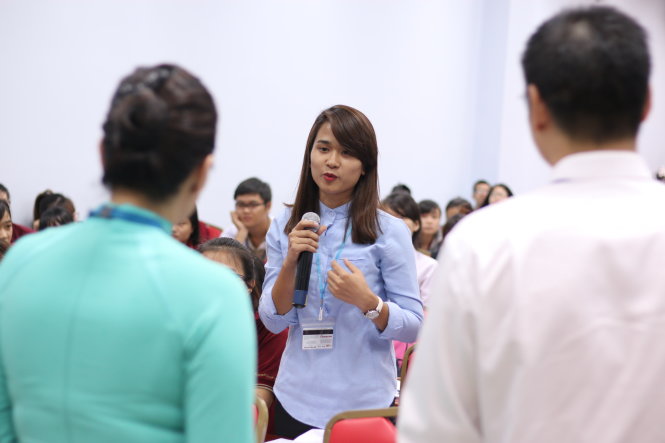 Sinh viên tham gia buổi tuyển dụng tiếp viên do Vietnam Airline tổ chức tại Trường ĐH Nguyễn Tất Thành vào  cuối tháng 4-2016. Ảnh: M.G