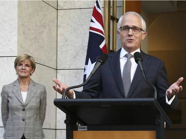 Thủ tướng Úc Malcolm Turnbull phát biểu trước báo giới rằng ông đã điện đàm với tổng thống Mỹ Barack Obama và ủng hộ việc Mỹ đưa tàu chiến vào khu vực 12 hải lý của Đá Chữ Thập vừa qua - Ảnh: Breitbart