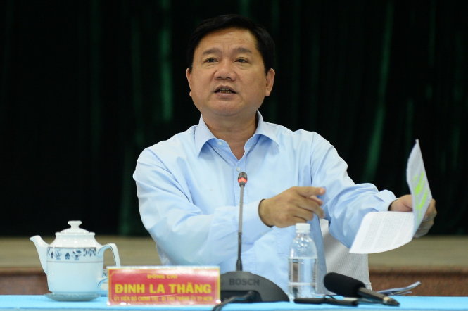 Bí thư thành ủy TP.HCM truy vấn lãnh đạo huyện Hóc Môn và lãnh đạo các ban sở của thành phố về nhiều vấn đề của huyện Hóc Môn - Ảnh: Thuận Thắng