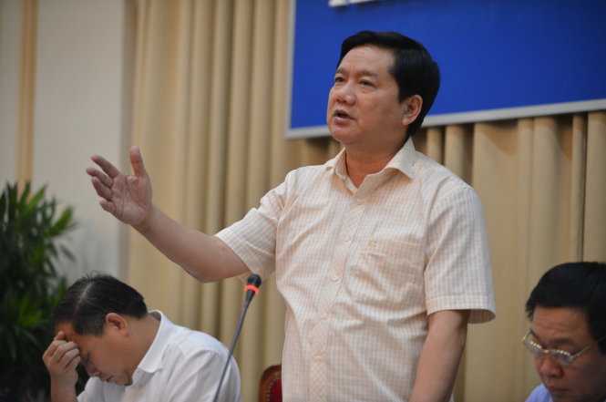 Bí thư Thành ủy TP.HCM Đinh La Thăng phát biểu tại buổi làm việc với phó thủ tướng Vương Đình Huệ chiều 20-5 - Ảnh: Quang Định