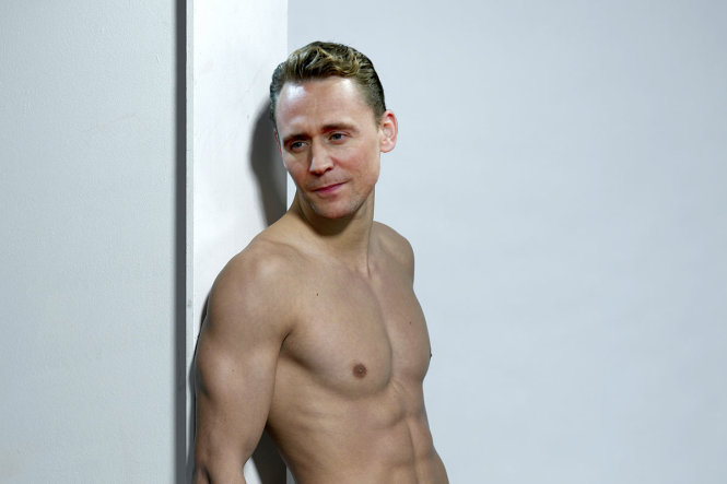 Sở hữu ngoại hình thanh mảnh, Tom Hiddleston là ứng viên hứa hẹn tạo ra một James Bond nửa chánh nửa tà