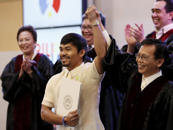 Võ sĩ quyền anh Manny Pacquiao tuyên bố trở thành thượng nghị sỹ thứ 7 trong quốc hội Philippines - Ảnh: AP