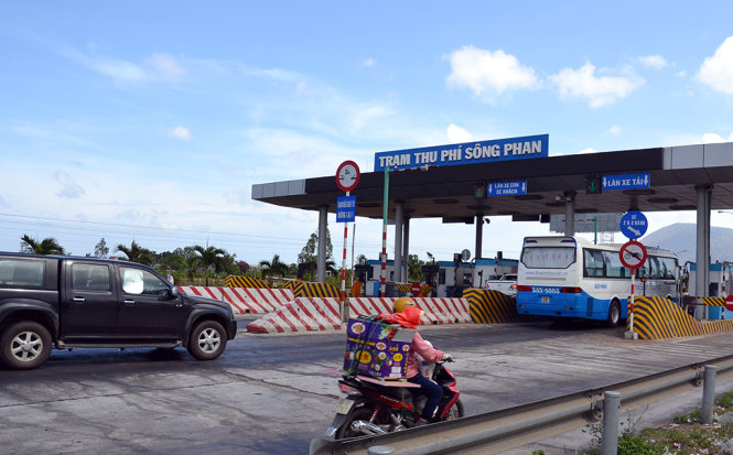 Trạm thu phí Sông Phan phải dừng thu phí từ 12g ngày 21-5 theo chỉ đạo của Tổng cục đường bộ VN
