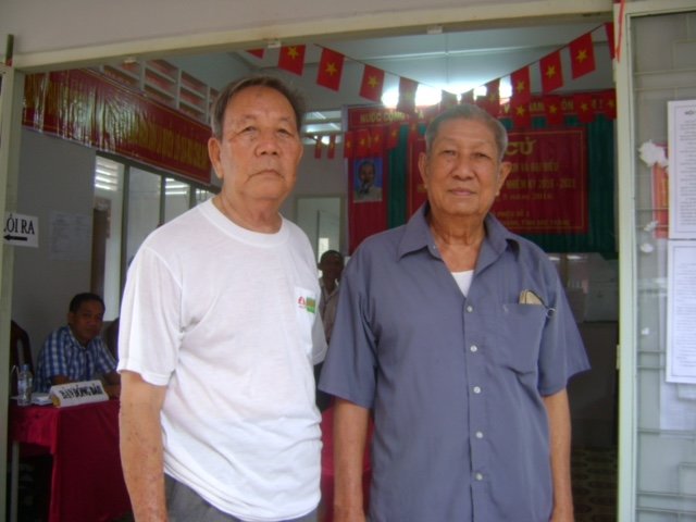 “Cặp bài trùng” U-80: ông Thái Bình và ông Huỳnh Minh Xuân - Ảnh: Tịnh Ngọc