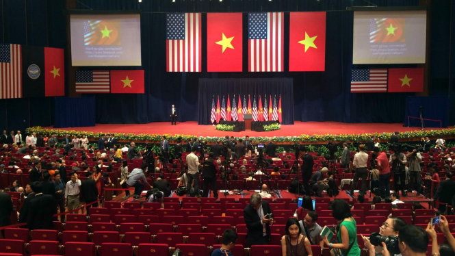Hội trường nơi Tổng thống Obama dự kiến có bài phát biểu về quan hệ Việt - Mỹ tại Trung tâm hội nghị quốc gia Mỹ Đình - Ảnh: Q.TR.