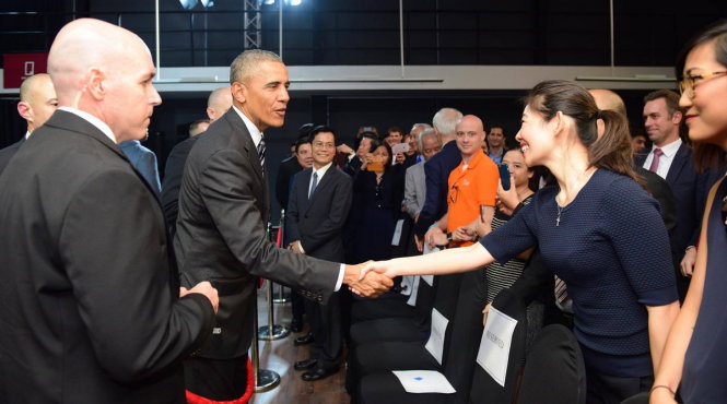 TT Obama bắt tay trước khi đi - Ảnh: TT