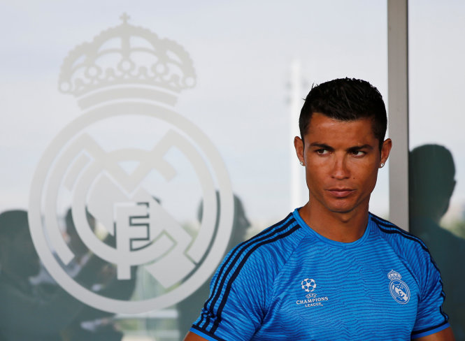 Ronaldo trở lại tập luyện bình thưừong sau khi bị tái phát chấn thương và bỏ dỡ buổi tập hôm 24-5. Ảnh: Reuters