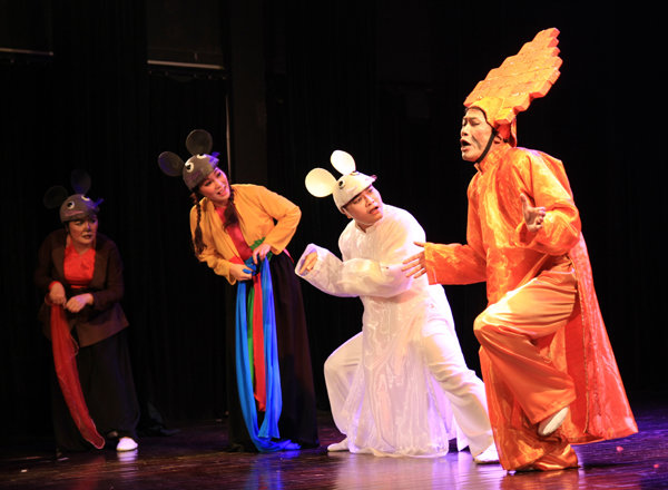 Vở kịch Đám cưới con gái chuột của Nhà hát kịch Việt Nam từng tham gia các festival sân khấu ở Malaysia, Trung Quốc - Ảnh: NHKVN